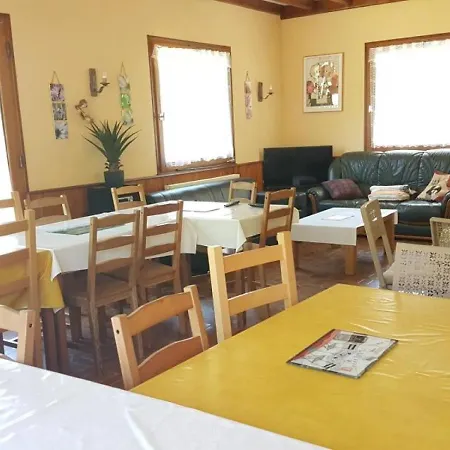 بيت للعطل House 15 Personnes Maison Proche Lacs Et Cascades-0